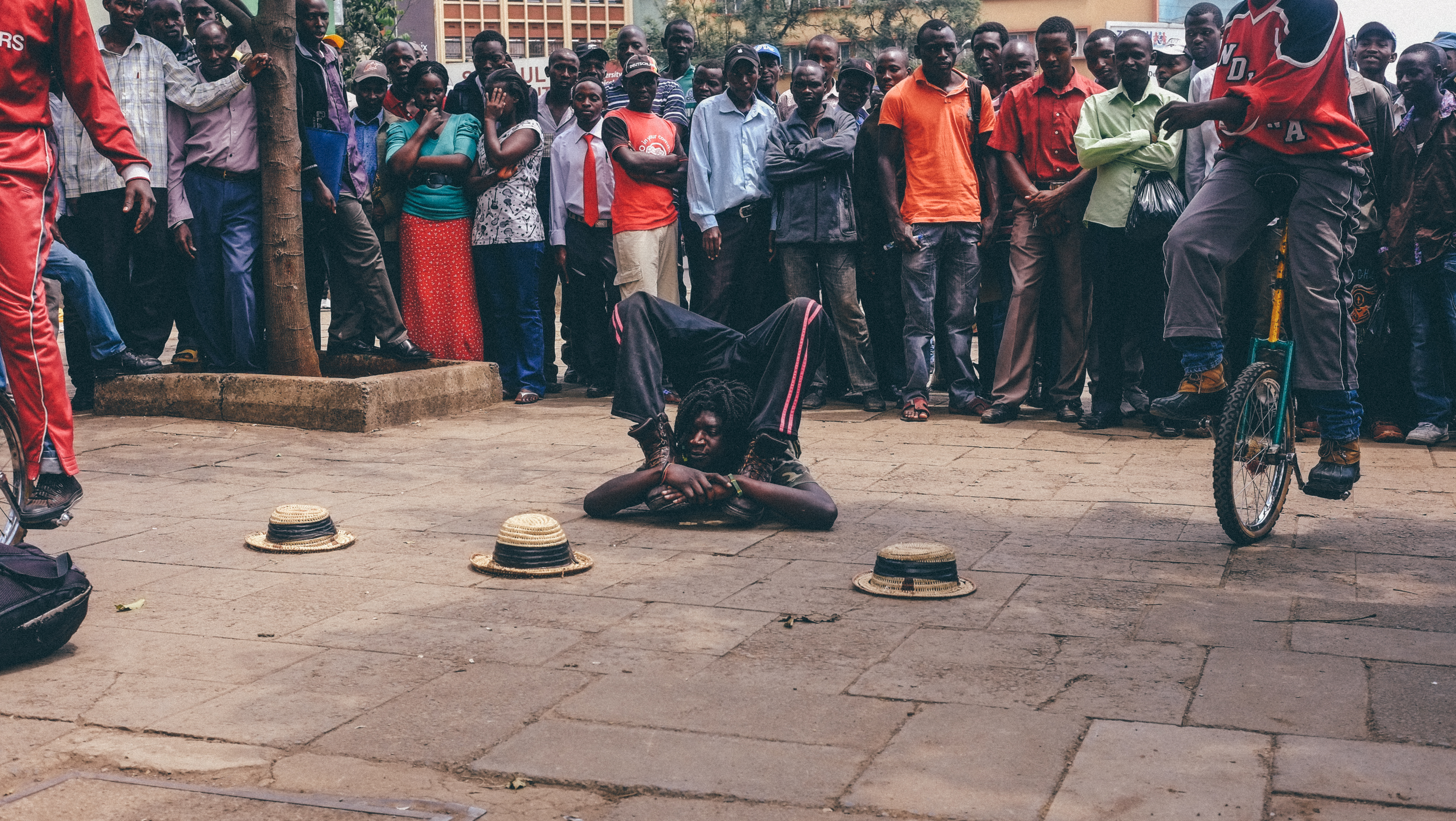 street-performers-nairobi-kenya